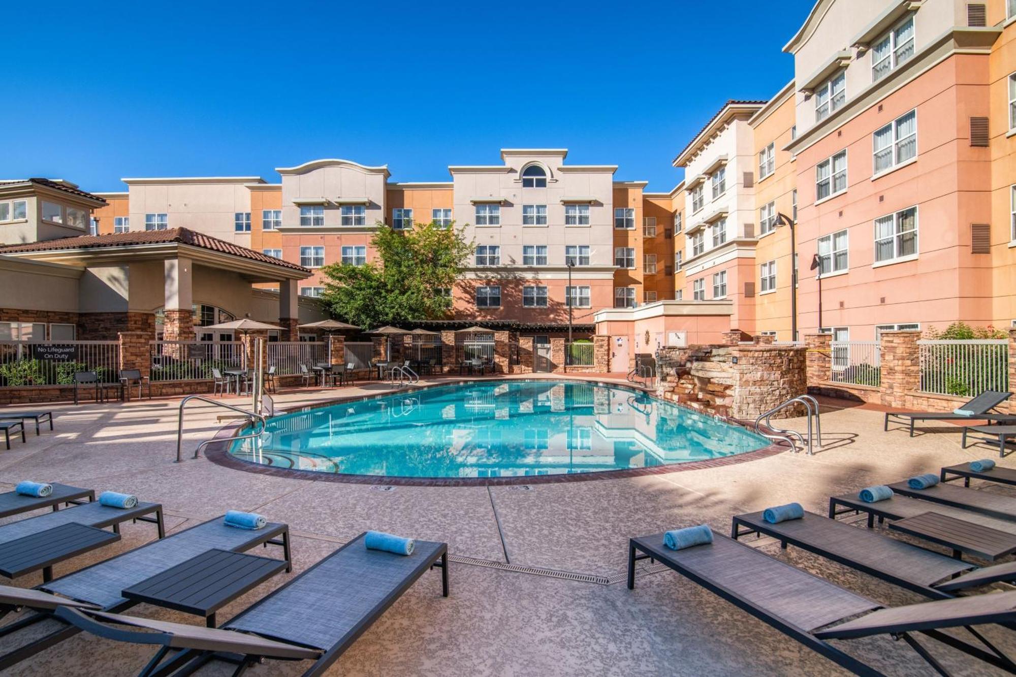 Residence Inn Phoenix Glendale Sports&Entertainment District Buitenkant foto